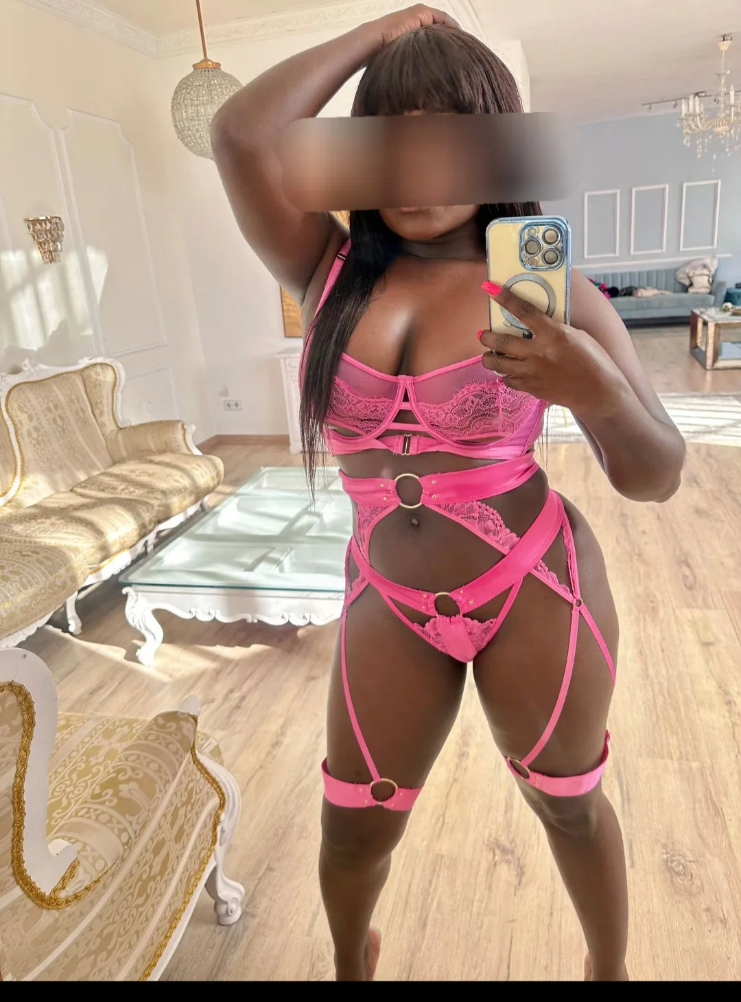 Nicole Devot - Escort Hamburg